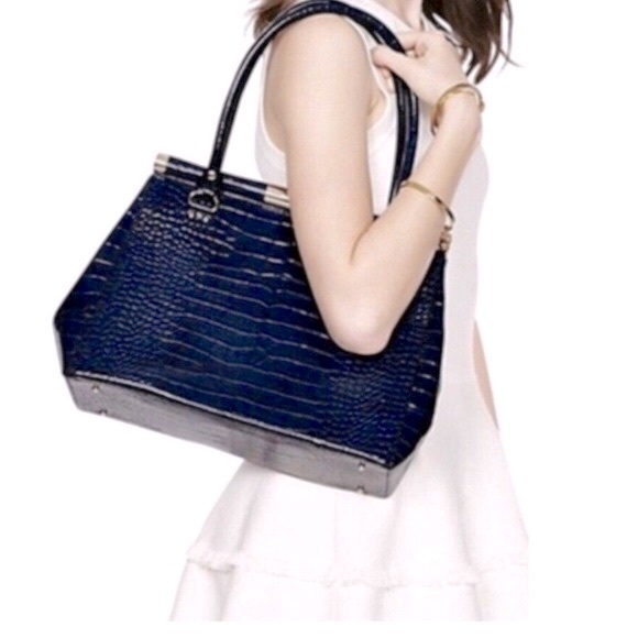kate spade Handbags - ⭐️HP⭐️ EUC KATE SPADE Turnlock Knightsbridge Constance Black Alligator Satchel